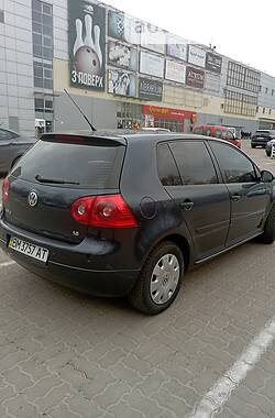 Хэтчбек Volkswagen Golf 2005 в Сумах