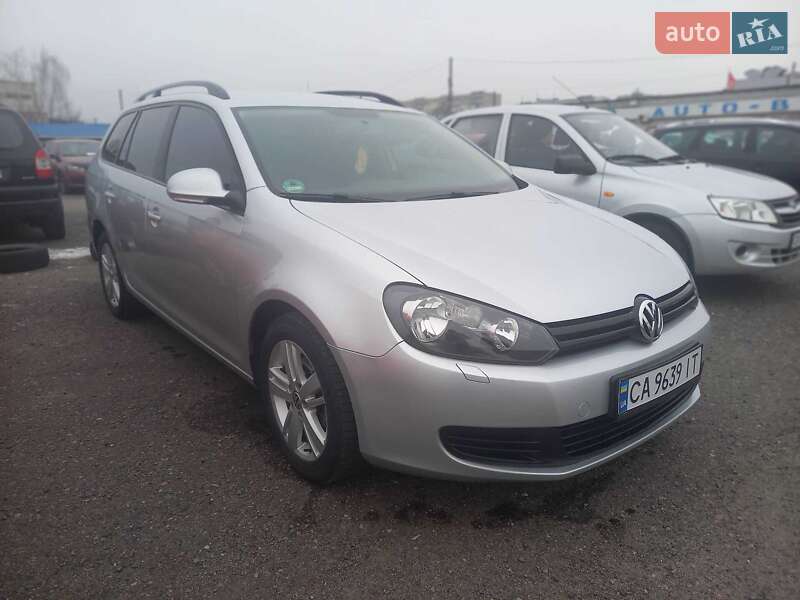 Универсал Volkswagen Golf 2012 в Городище