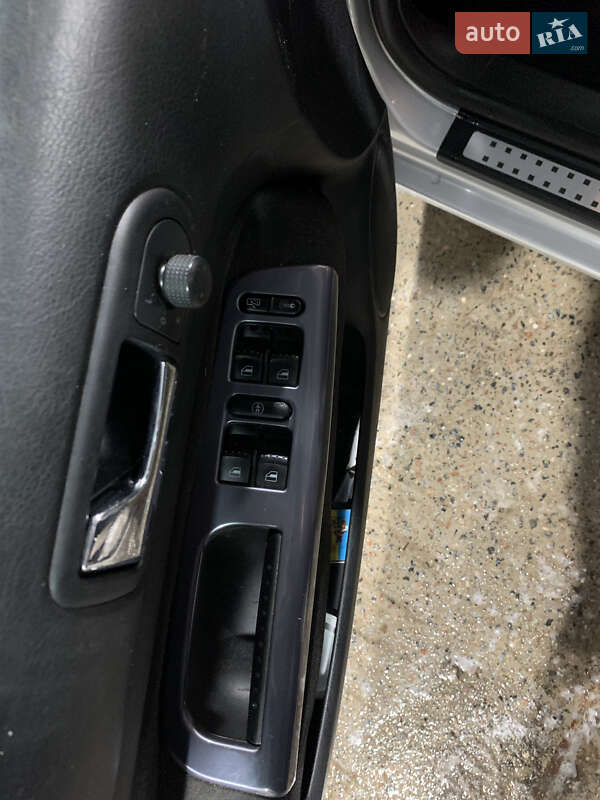 Універсал Volkswagen Golf 2004 в Зачепилівці