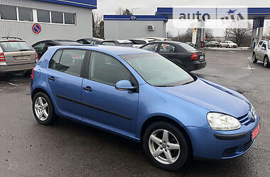 Хэтчбек Volkswagen Golf 2004 в Ровно