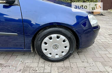 Хэтчбек Volkswagen Golf 2006 в Луцке