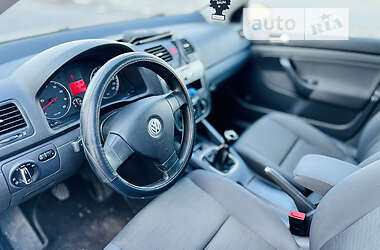 Хэтчбек Volkswagen Golf 2005 в Полтаве