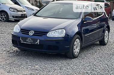 Хетчбек Volkswagen Golf 2004 в Вінниці