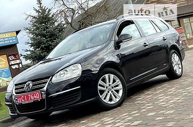 Универсал Volkswagen Golf 2008 в Сарнах