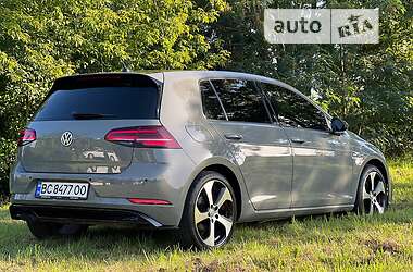 Хетчбек Volkswagen Golf 2015 в Львові