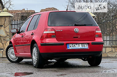 Хэтчбек Volkswagen Golf 2002 в Самборе