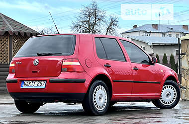 Хэтчбек Volkswagen Golf 2002 в Самборе