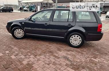 Универсал Volkswagen Golf 2005 в Сарнах