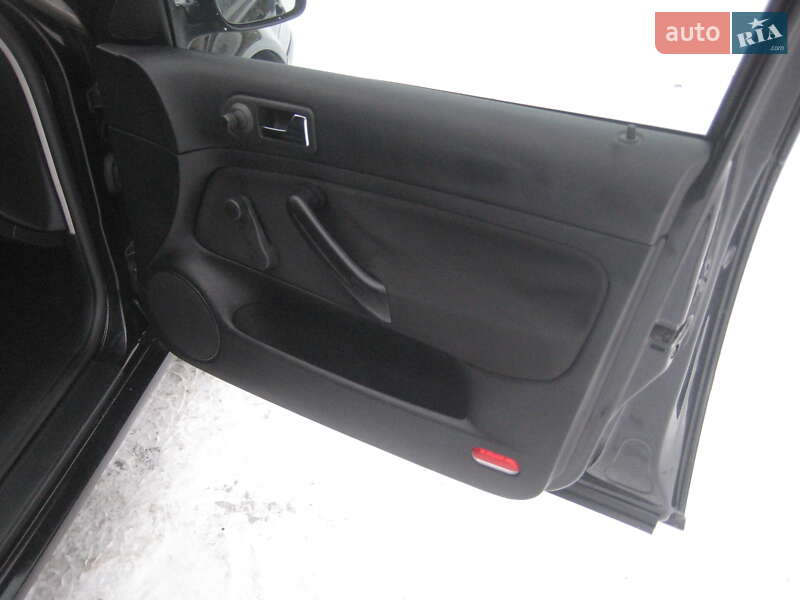 Универсал Volkswagen Golf 2001 в Ивано-Франковске