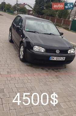 Хэтчбек Volkswagen Golf 2001 в Березному