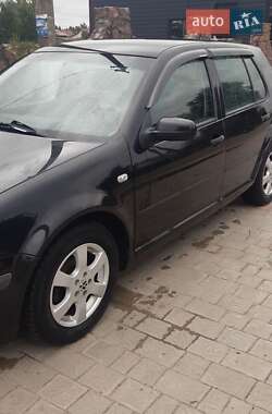 Хэтчбек Volkswagen Golf 2001 в Березному