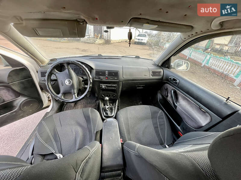 Хэтчбек Volkswagen Golf 1999 в Драбове