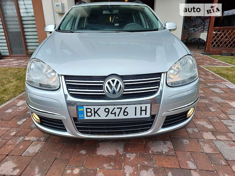 Универсал Volkswagen Golf 2008 в Ровно
