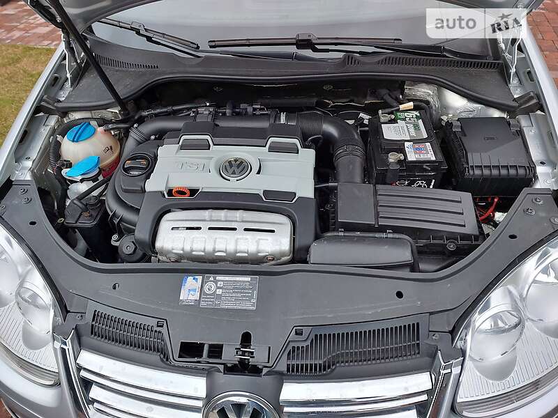 Универсал Volkswagen Golf 2008 в Ровно