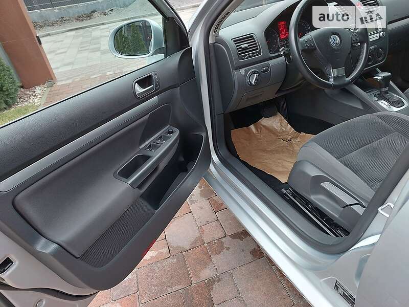 Универсал Volkswagen Golf 2008 в Ровно