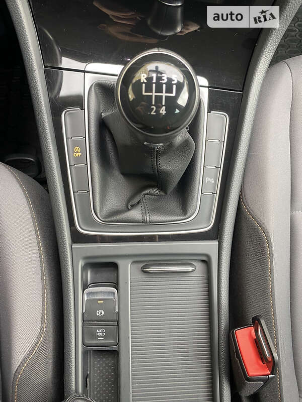 Универсал Volkswagen Golf 2016 в Гайвороне