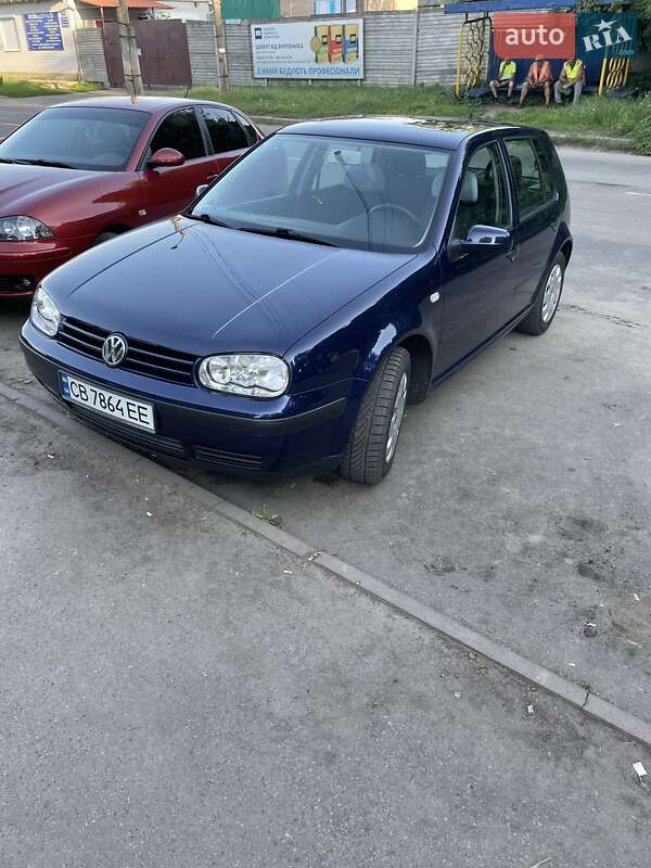 Хетчбек Volkswagen Golf 2000 в Києві