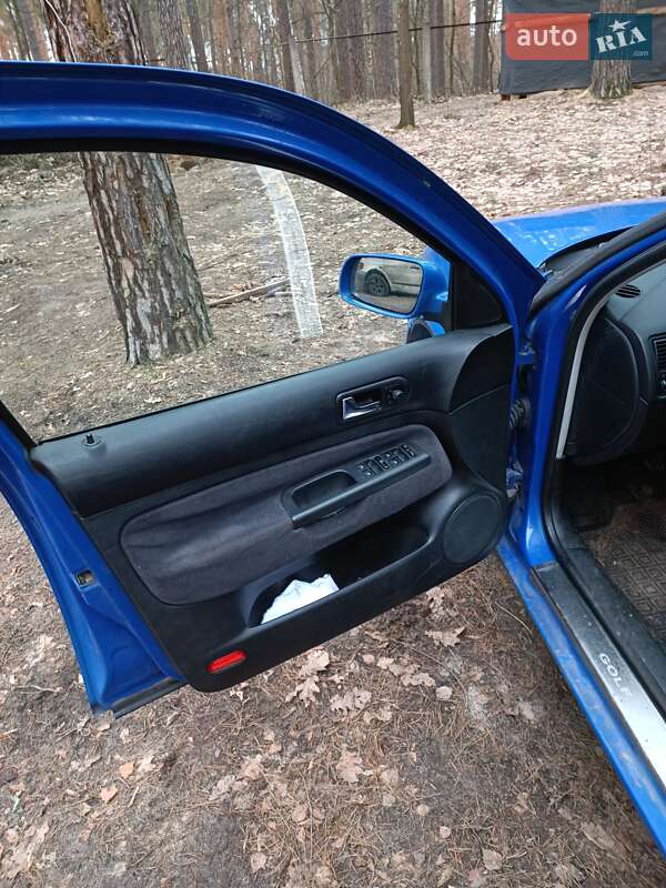 Универсал Volkswagen Golf 2000 в Иванкове