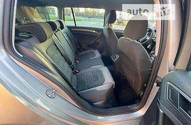 Універсал Volkswagen Golf 2017 в Івано-Франківську