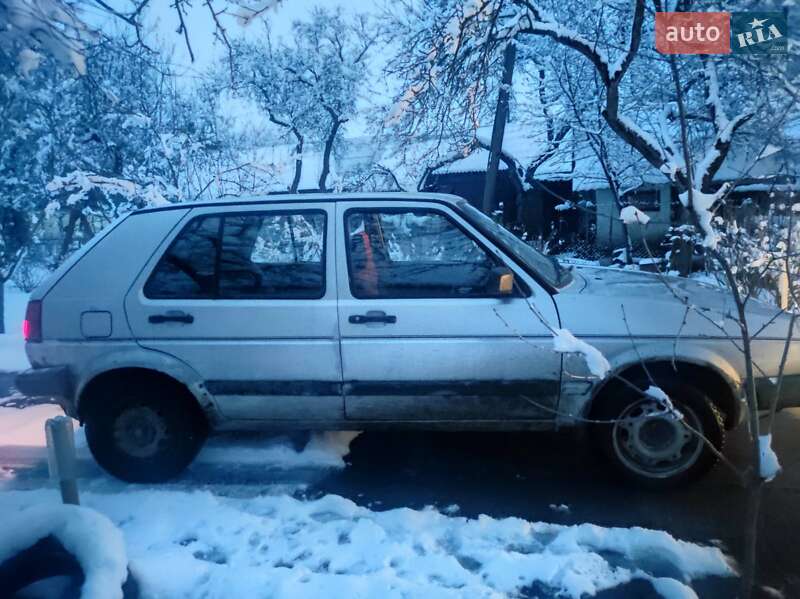 Хетчбек Volkswagen Golf 1990 в Косові