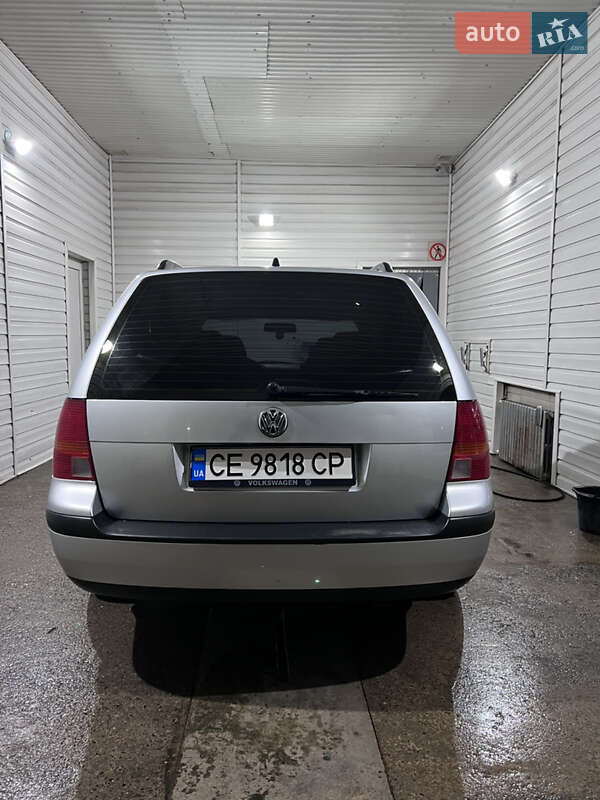 Універсал Volkswagen Golf 2001 в Чернівцях