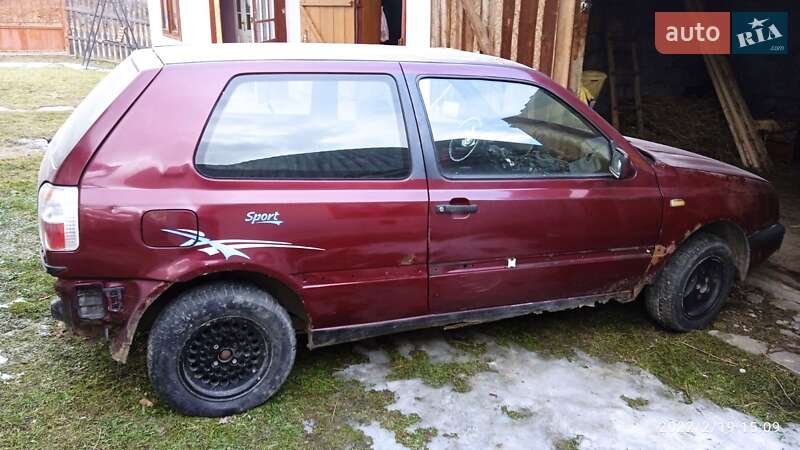 Хэтчбек Volkswagen Golf 1993 в 