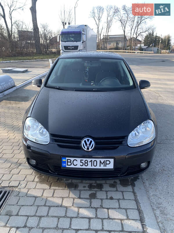 Volkswagen Golf 2004