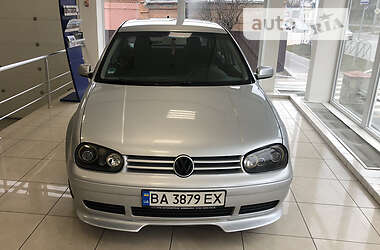 Хэтчбек Volkswagen Golf 2003 в Кропивницком