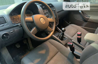 Хэтчбек Volkswagen Golf 2004 в Ужгороде