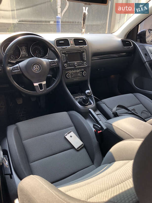 Хетчбек Volkswagen Golf 2012 в Виноградові