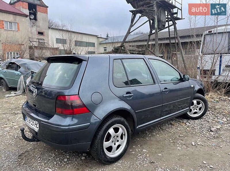 Хетчбек Volkswagen Golf 2002 в Хусті