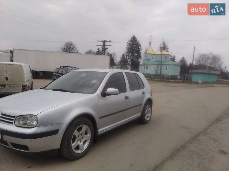 Хетчбек Volkswagen Golf 2000 в Луцьку