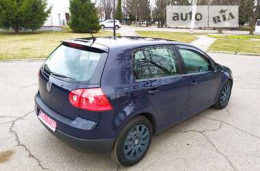 Хетчбек Volkswagen Golf 2008 в Ромнах