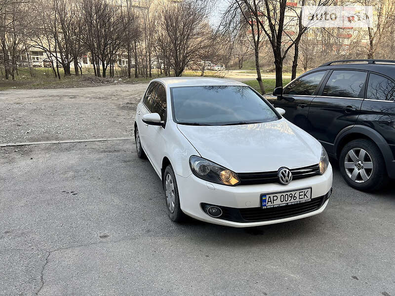 Хетчбек Volkswagen Golf 2011 в Запоріжжі