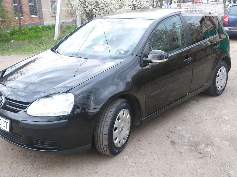 Хэтчбек Volkswagen Golf 2005 в Одессе
