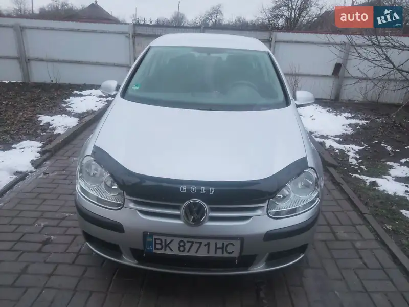 Хетчбек Volkswagen Golf 2005 в 