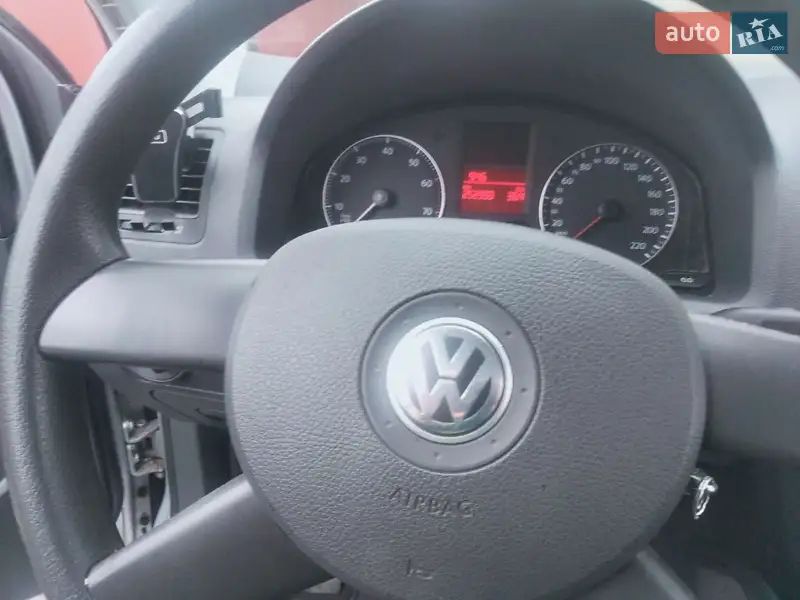 Хетчбек Volkswagen Golf 2005 в 