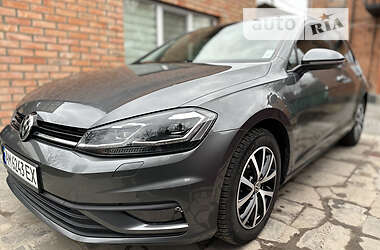 Хэтчбек Volkswagen Golf 2017 в Бердичеве