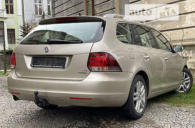 Универсал Volkswagen Golf 2012 в Дрогобыче