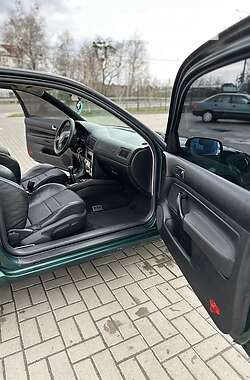 Хетчбек Volkswagen Golf 1999 в Києві