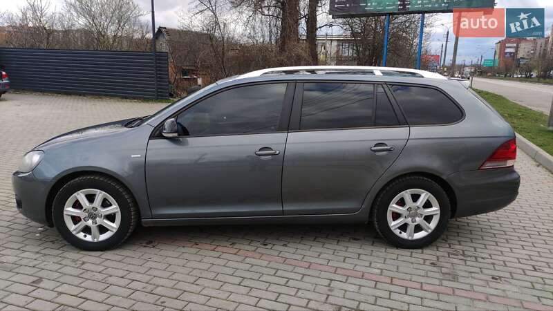 Універсал Volkswagen Golf 2012 в Івано-Франківську