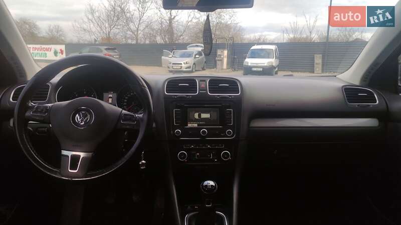Універсал Volkswagen Golf 2012 в Івано-Франківську