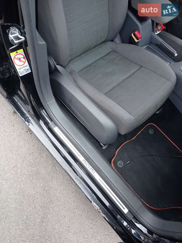 Хетчбек Volkswagen Golf 2006 в Мукачевому