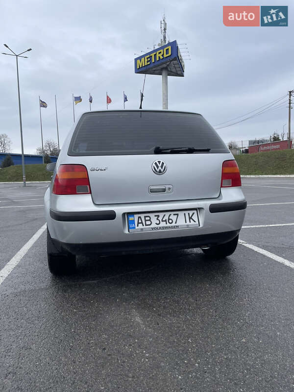 Хэтчбек Volkswagen Golf 2000 в Виннице