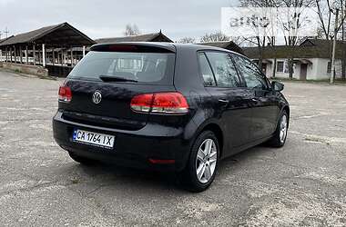 Хэтчбек Volkswagen Golf 2009 в 
