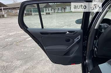 Хэтчбек Volkswagen Golf 2009 в 