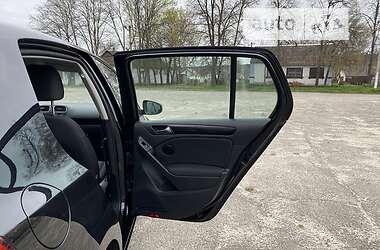 Хэтчбек Volkswagen Golf 2009 в 