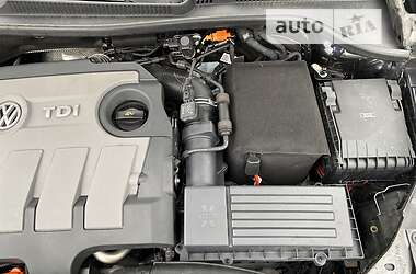 Хэтчбек Volkswagen Golf 2009 в 