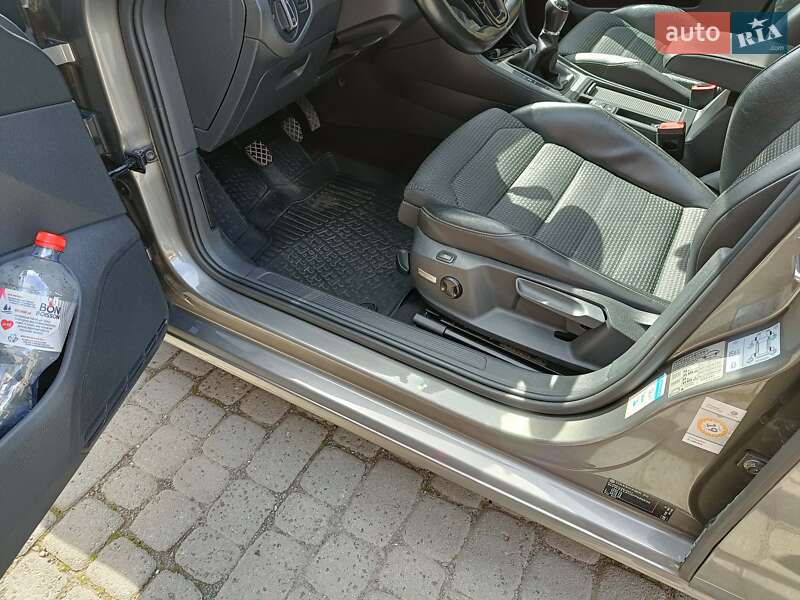 Універсал Volkswagen Golf 2014 в Мукачевому