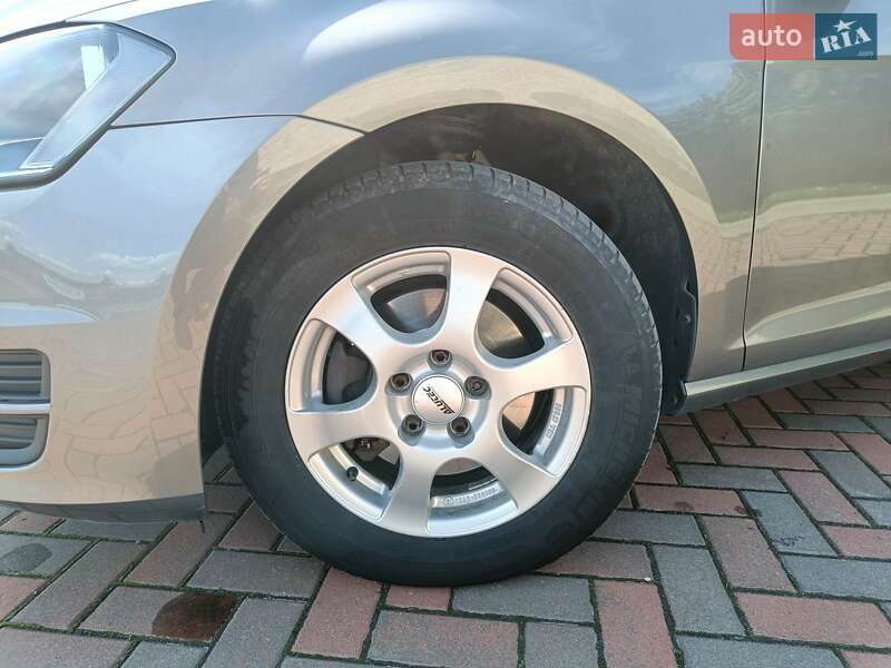 Універсал Volkswagen Golf 2014 в Мукачевому